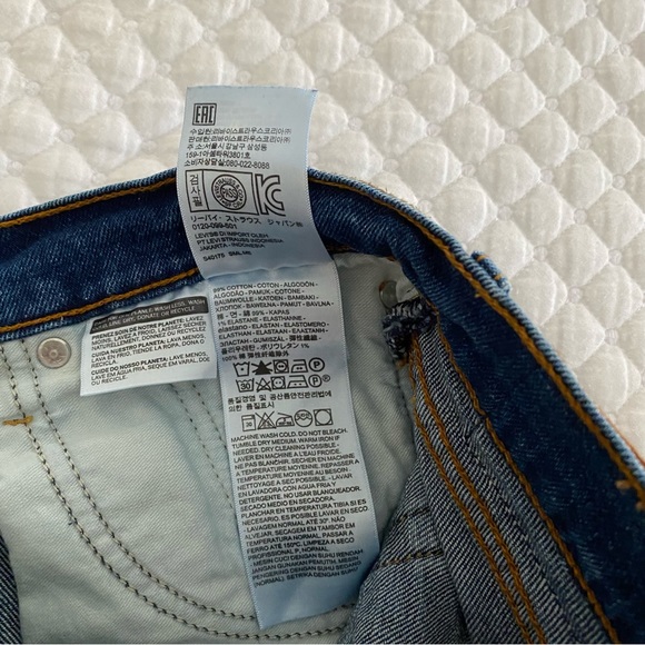 Levi's Denim Jean Shorts Size 30 Button Fly roll up hem - Picture 9 of 11